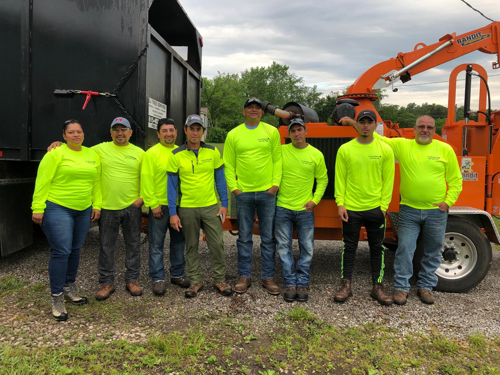 DJ Tree Service team in Mount Juliet, TN